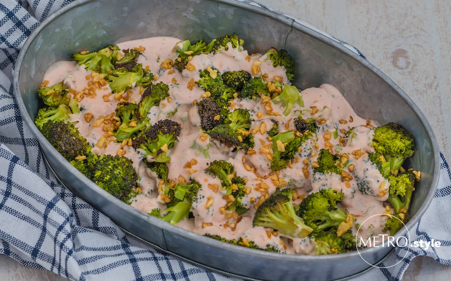 Broccoli with Spicy Garlic Creamy Cheese Sauce Metro.Style
