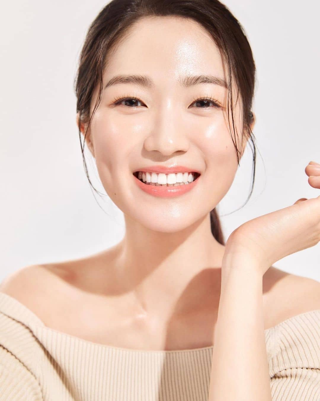 20+ K-Drama Actors and Actresses and Their Charming Dimples | Metro.Style