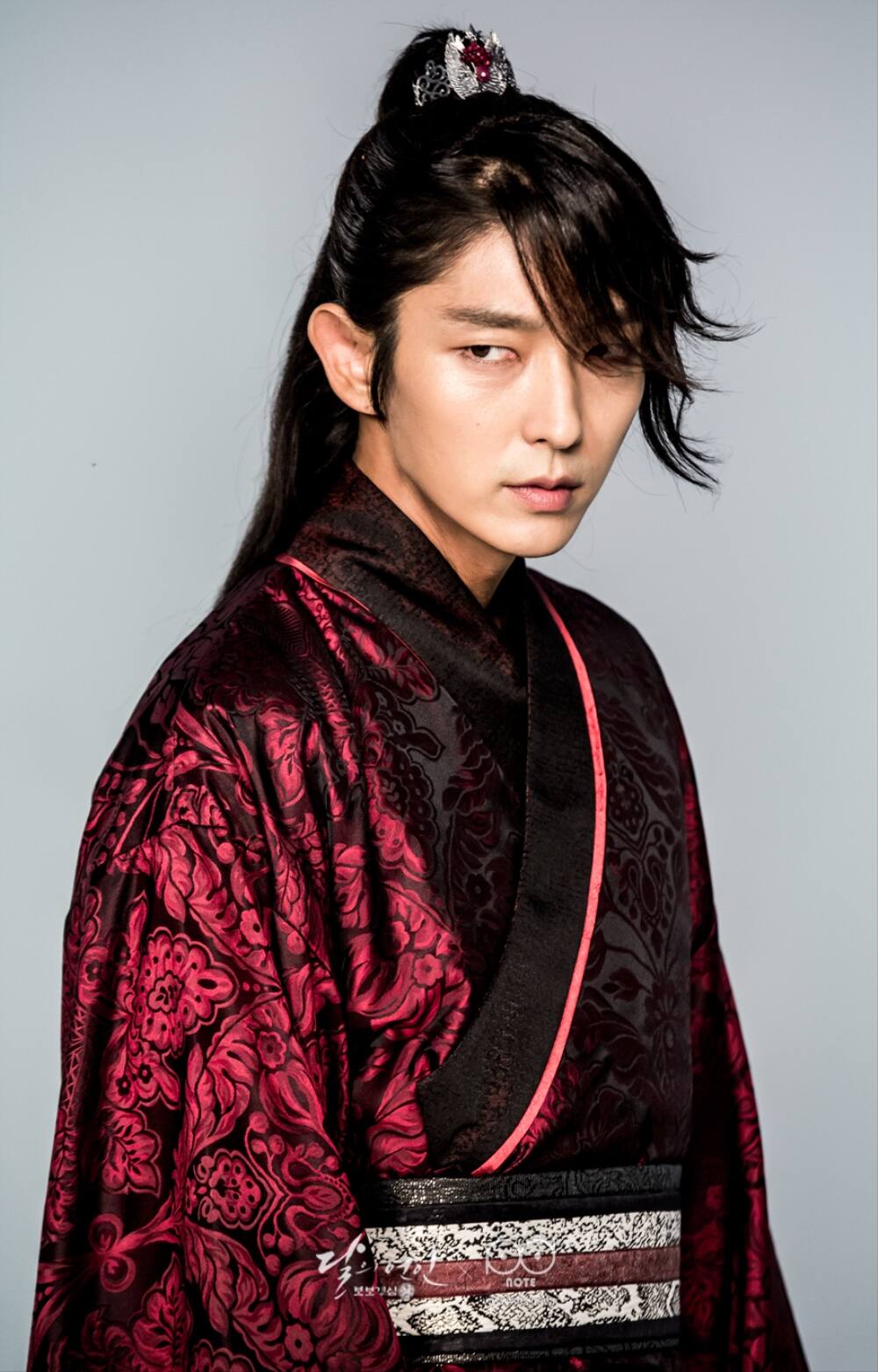 Lee Joon-gi Pictures and Photos