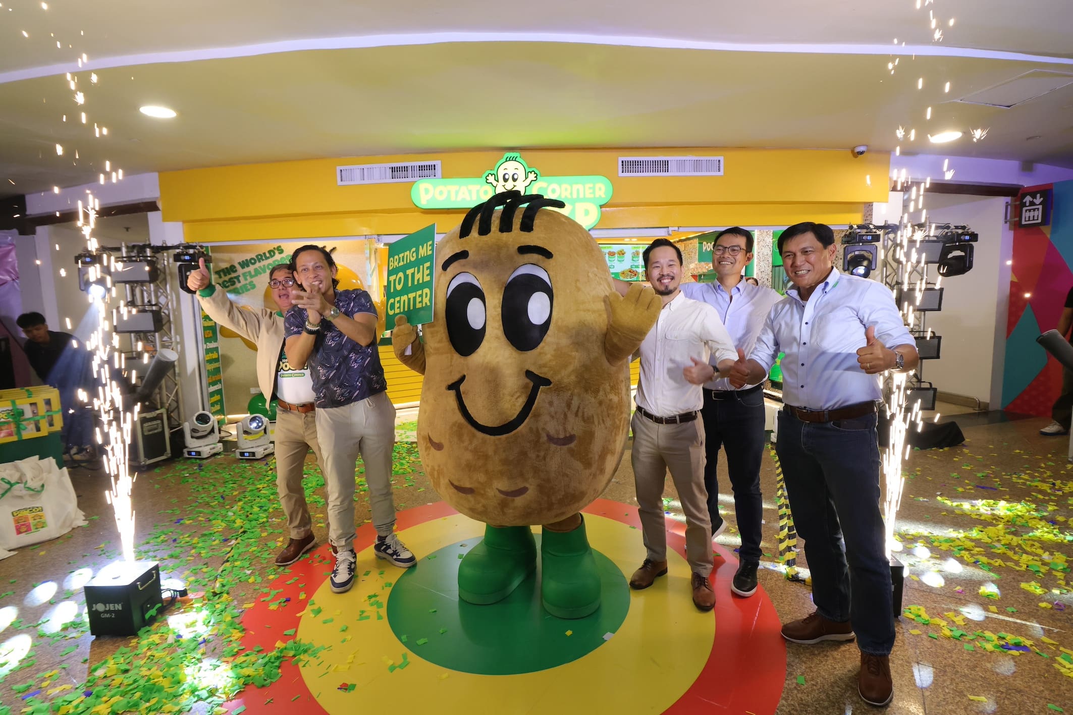 Potato Corner COO Joey Alvero, SPAVI Vice Chairman Ricardo Po, Potato Corner Marketing Director Mathew Whang, SPAVI Group Director for Marketing Oli Sicam, and SPAVI CEO & President Vicente Gregorio