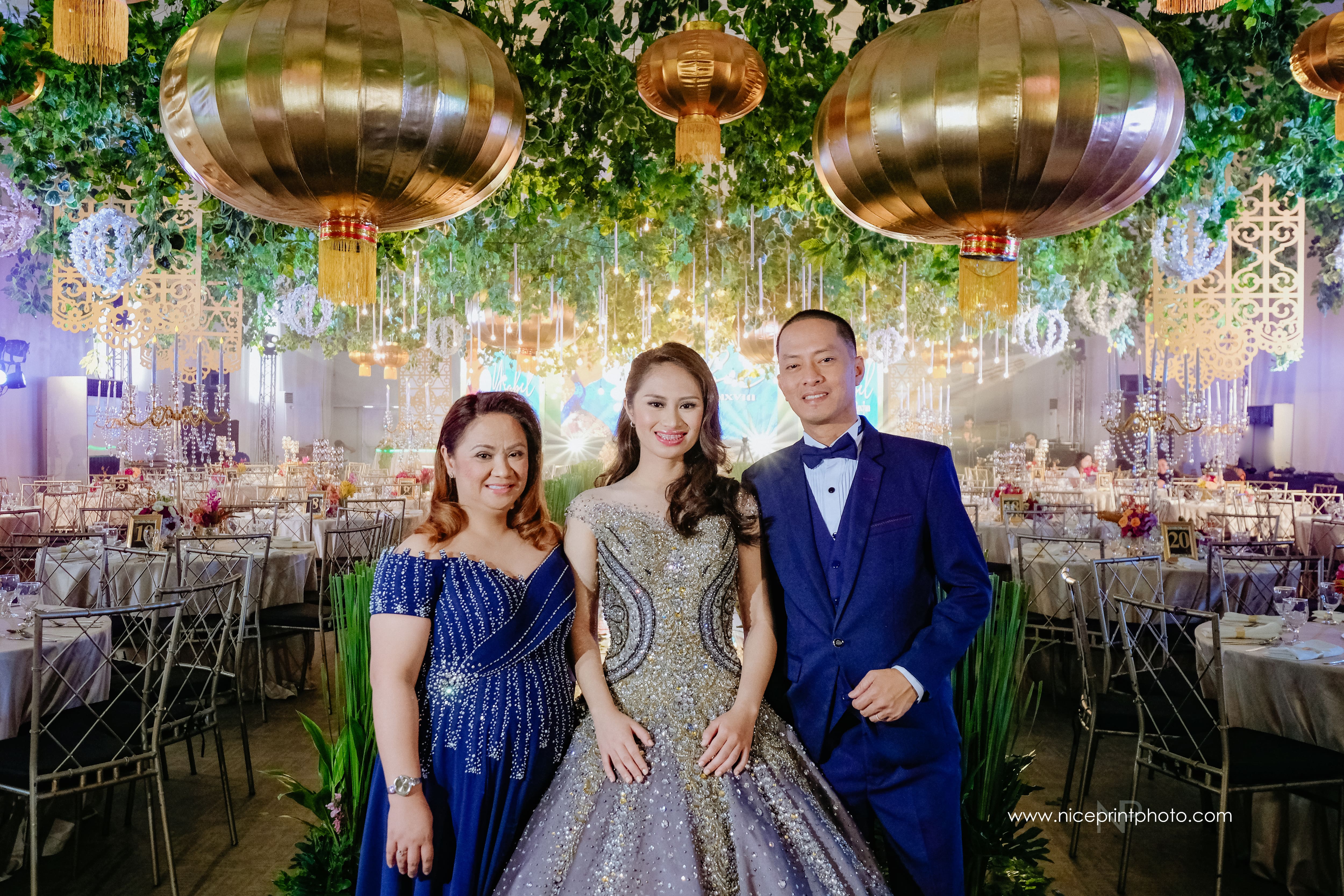 See How This Crazy Rich Asians-Themed Debut Recreated The Movie's ...