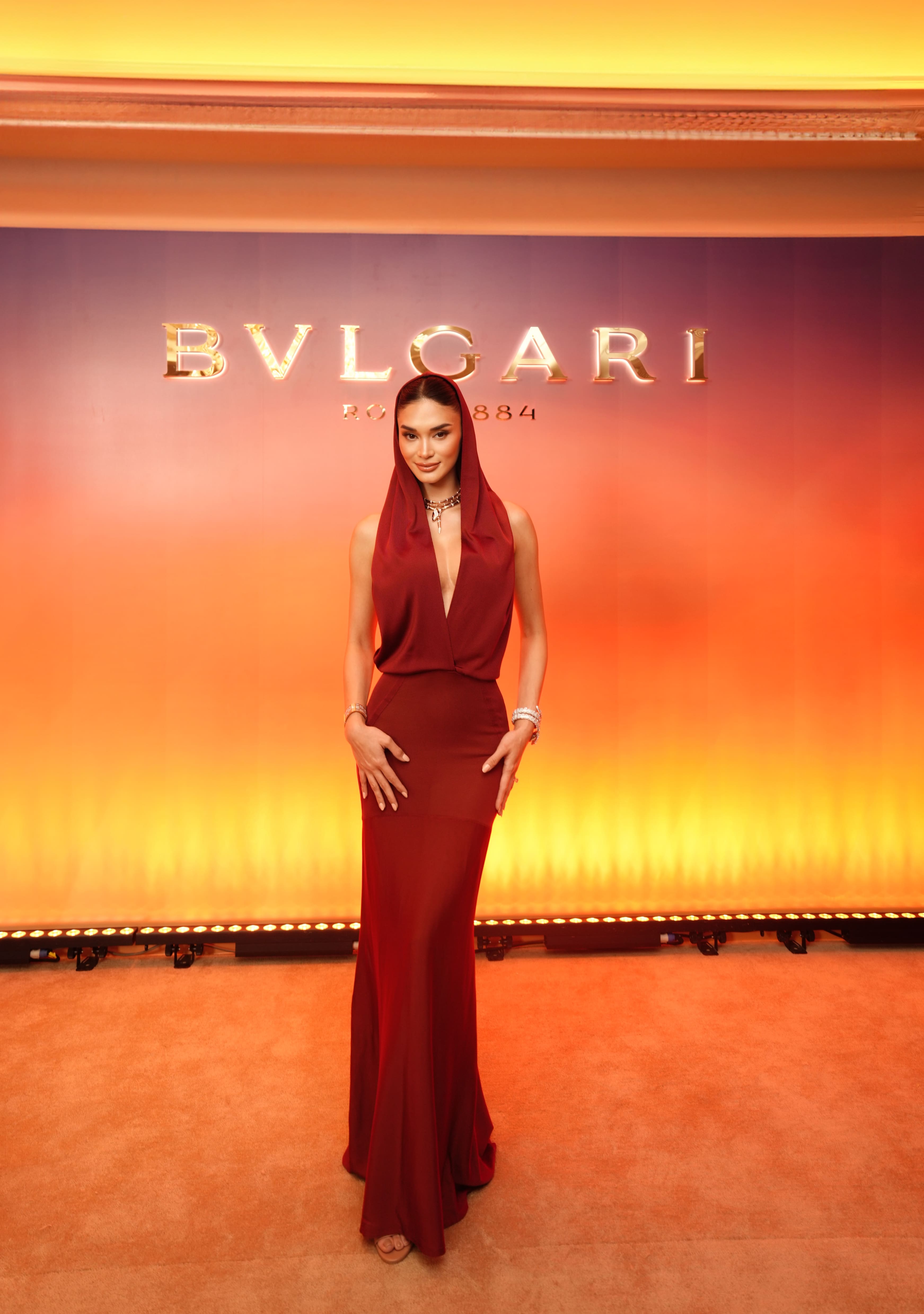 pia wurtzbach red dress Pia Wurtzbach sizzles in our Red Sculptural Terno. Make