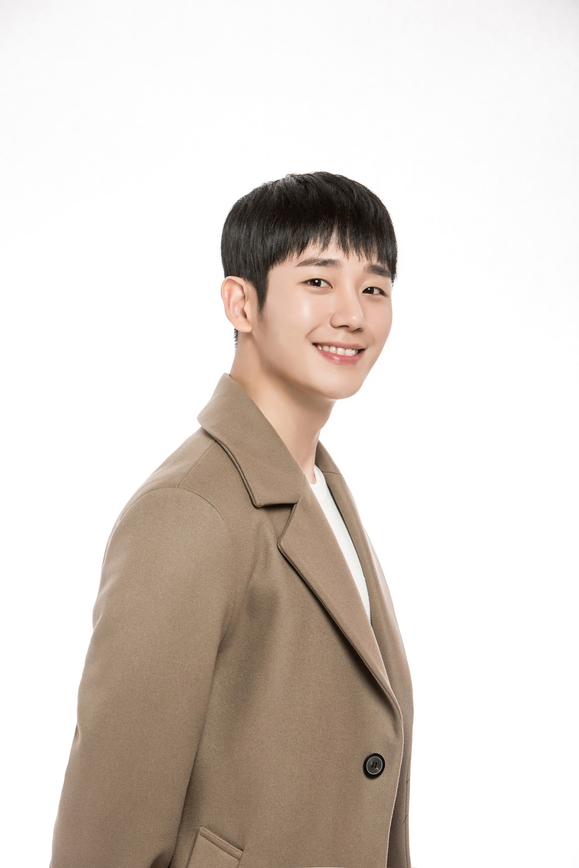 Korean Actor Jung Hae In Reveals The Places He'd Like To Go To In The ...