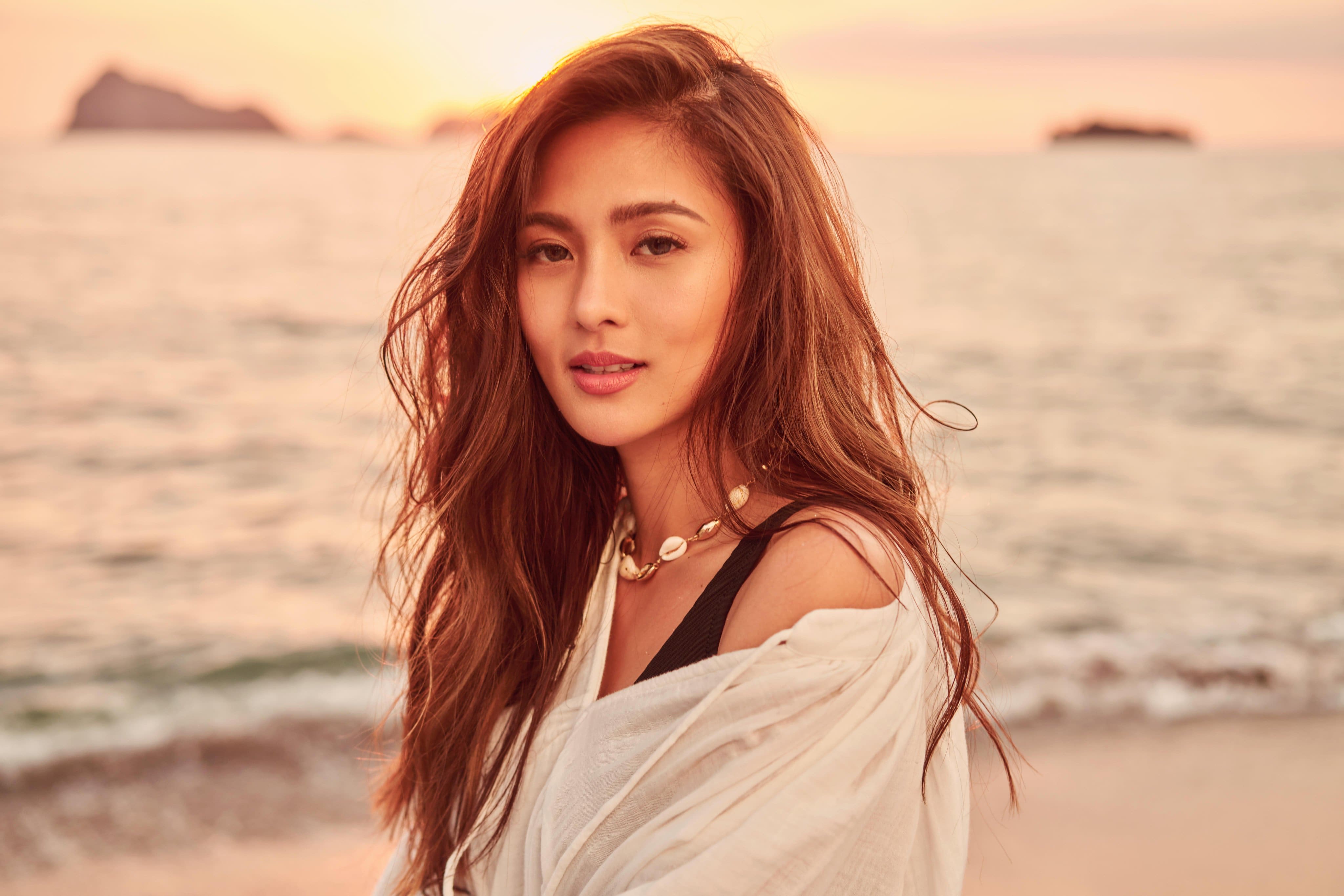 Kim Chius Makeup Artist Taught Us How To Get Her Beach Goddess Look—heres How Metrostyle 