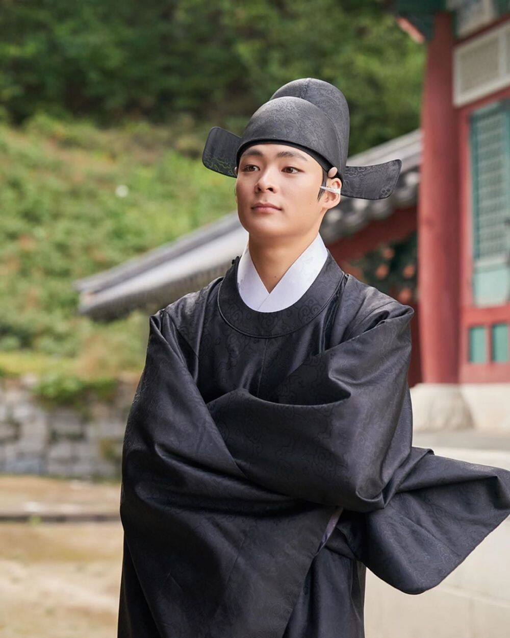 The Most Regal Korean Actors As Emperors, Kings, And Princes In K ...