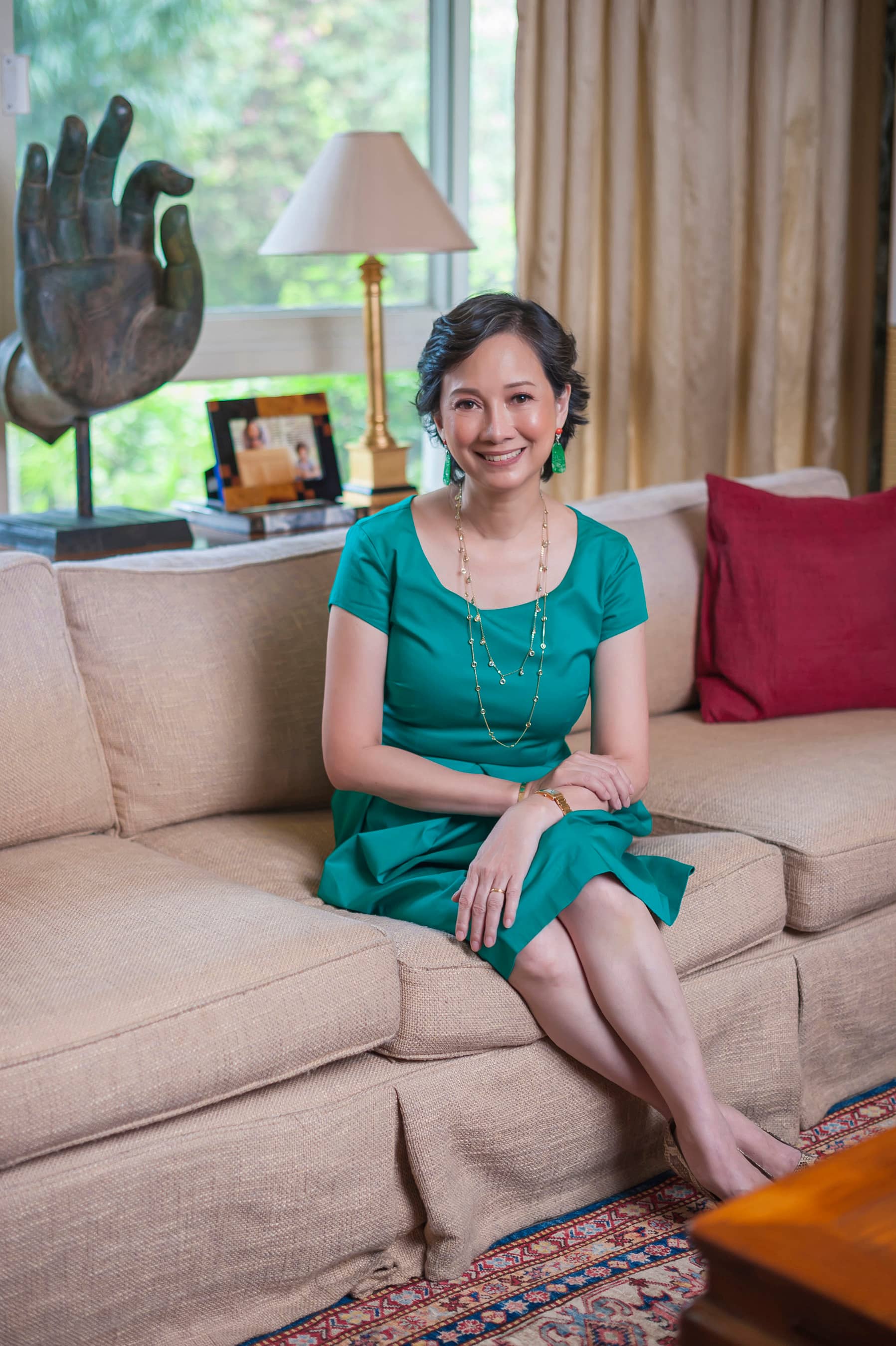 Osmeña always goes for the classics. This is reflected in her holiday decorating and entertaining style. Osmeña always goes for the classics. This is reflected in her holiday decorating and entertaining style.