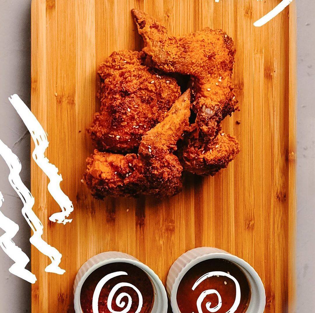 Editor's Picks: 10 Seriously Addicting Korean Fried Chicken To Fall In