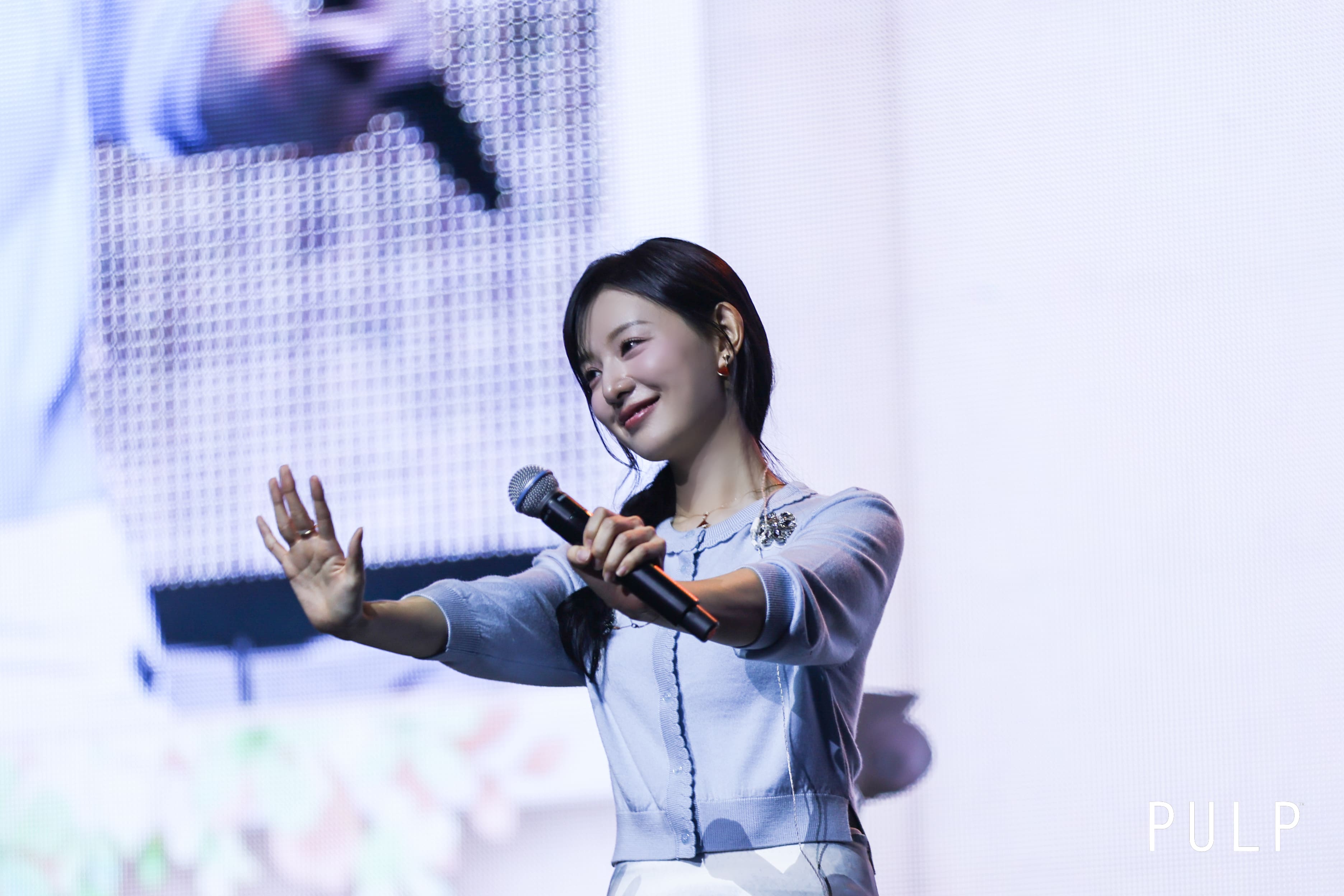Kim Ji Won at her <BE MY ONE> fan meet in Manila, held at the New Frontier Theater last August 3.