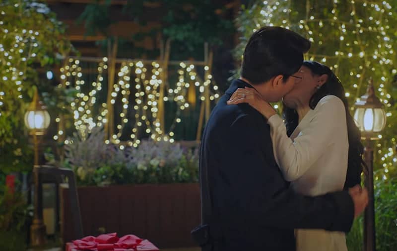 K-Drama Scenes That Were Made More Romantic With Christmas Lights ...