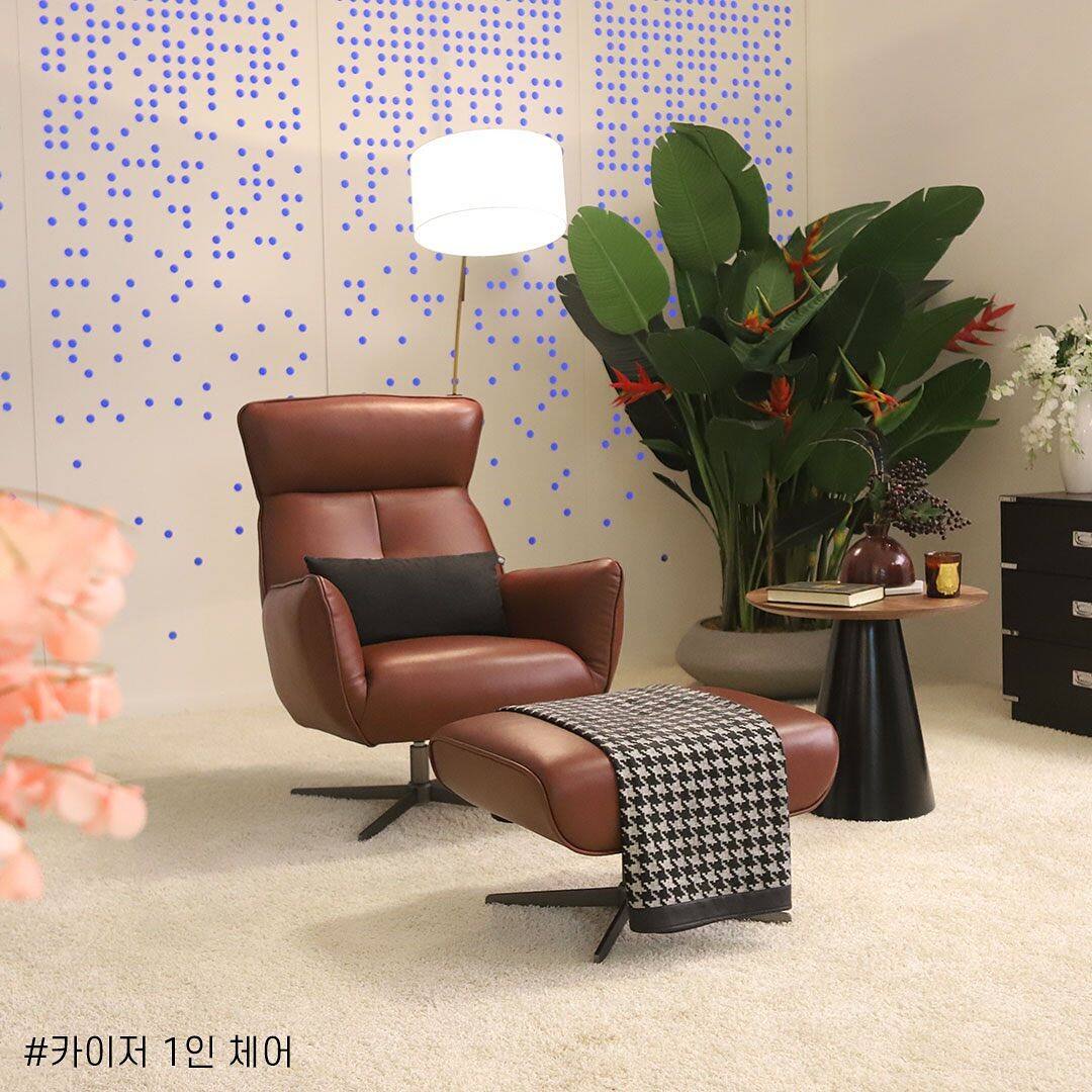 Meet Jakomo, The Furniture Brand KDrama Production Designers Love