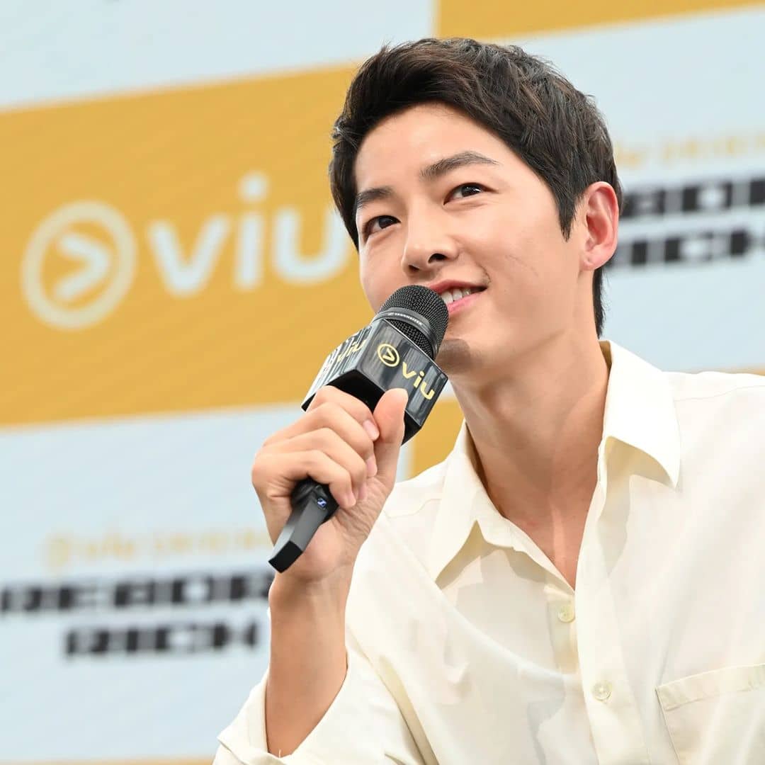 Song Joong Ki Lives 2 Polar Opposite Lives In “Reborn Rich”