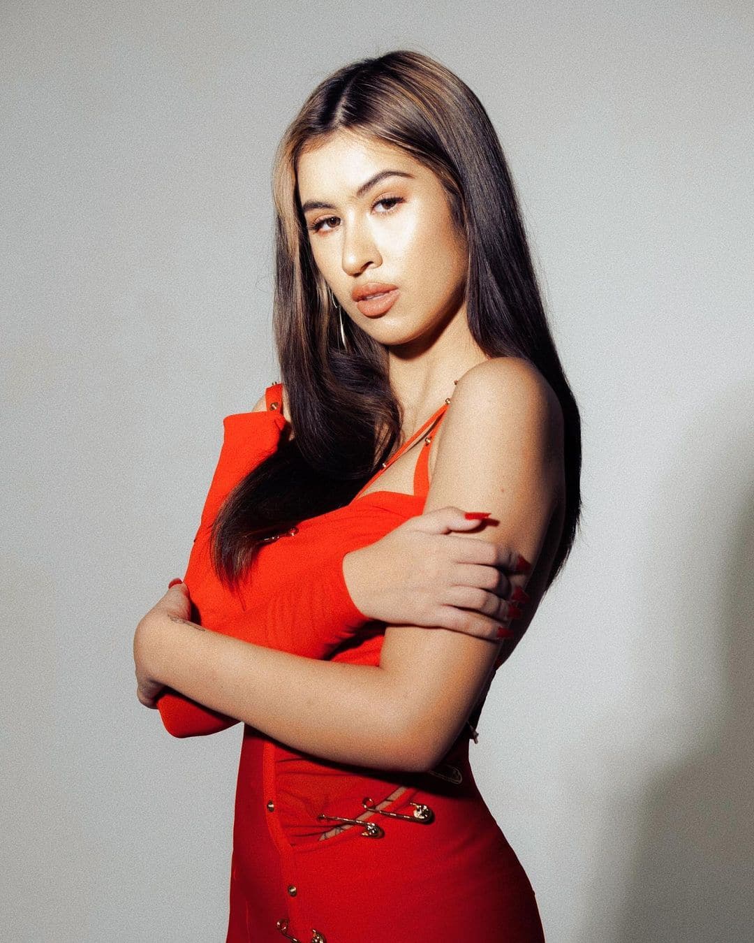 Lorin Gutierrez Marks Her 18th Birthday With A Sultry Photo Shoot ...