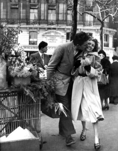 Vintage photo of lovers kissing Vintage photo of lovers kissing