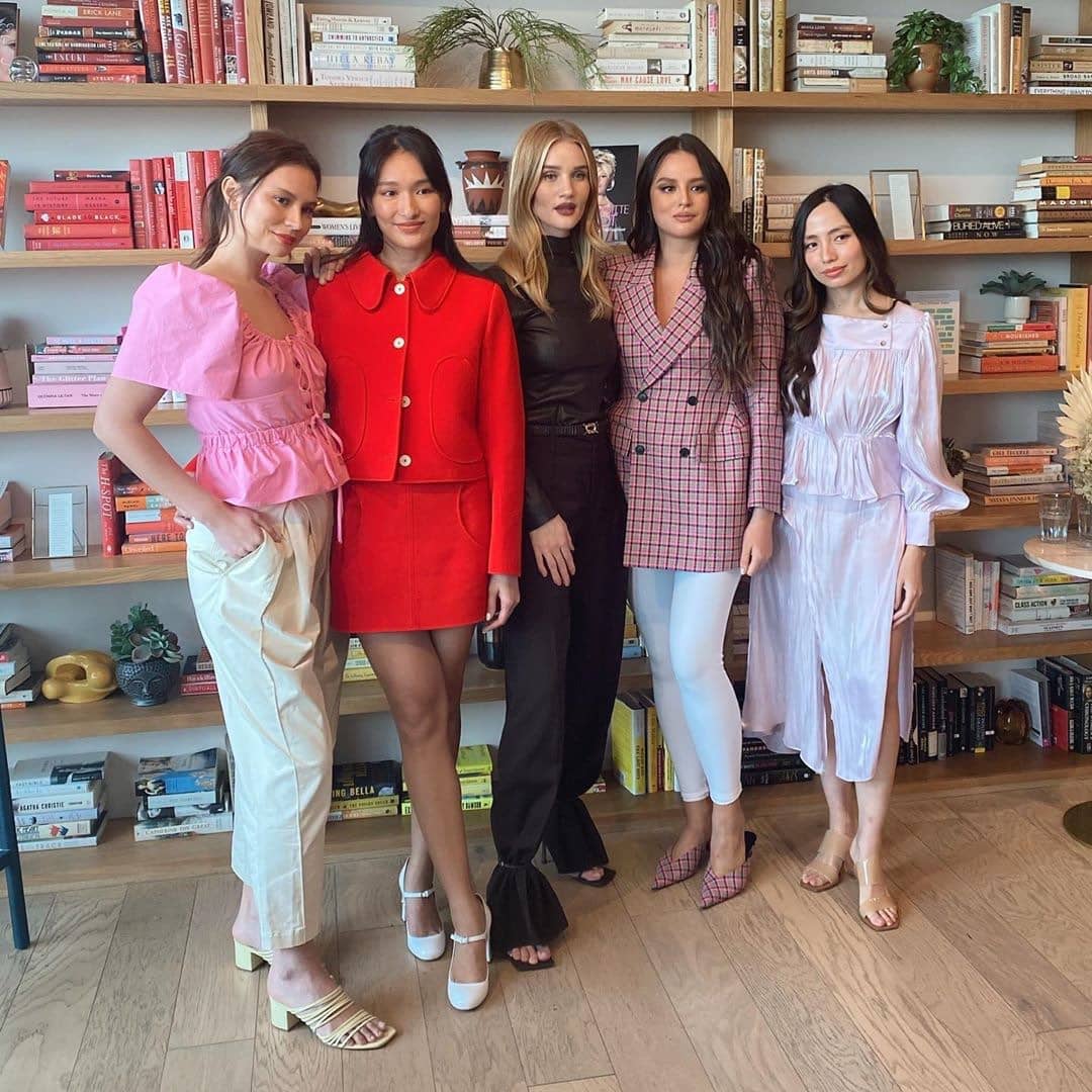 Rosie Huntington-Whiteley together with the Sunnies Face girl bosses. Rosie Huntington-Whiteley together with the Sunnies Face girl bosses.