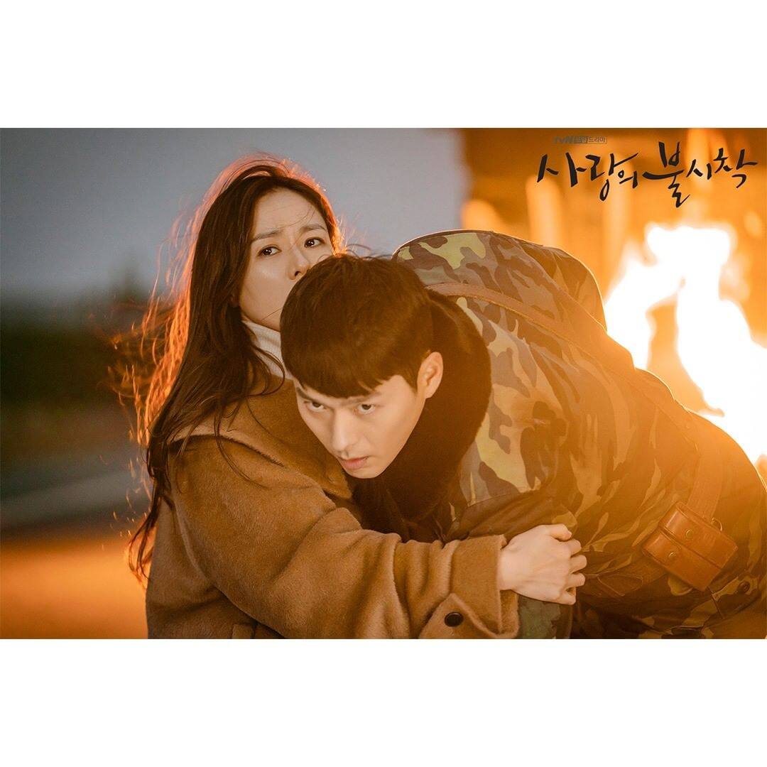 IN PHOTOS Our Favorite Romantic Scenes From "Crash Landing On You" Metro.Style