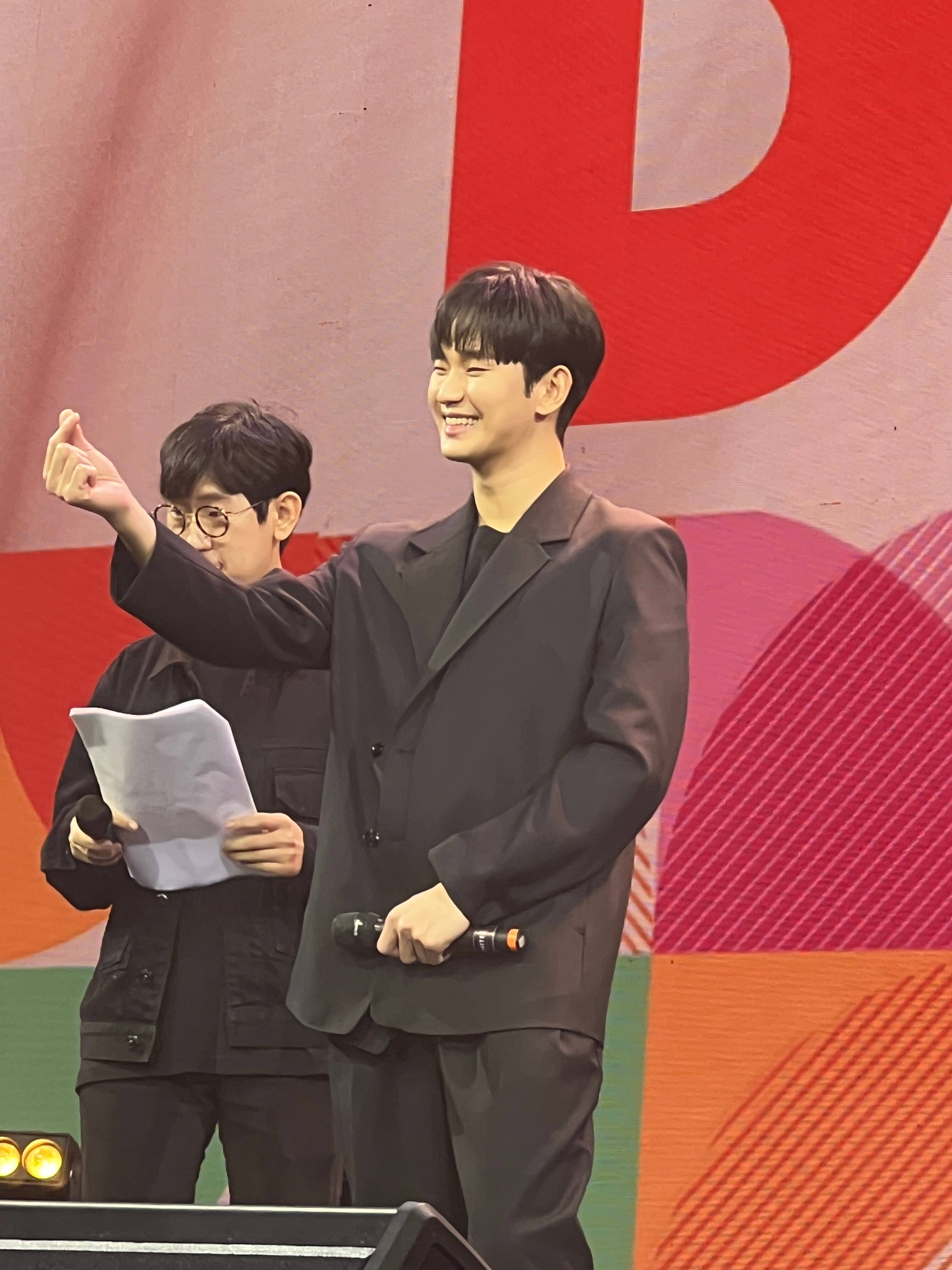 Kim Soo Hyun'S Secret To Success: It'S All About Relationships - 9iyot6o