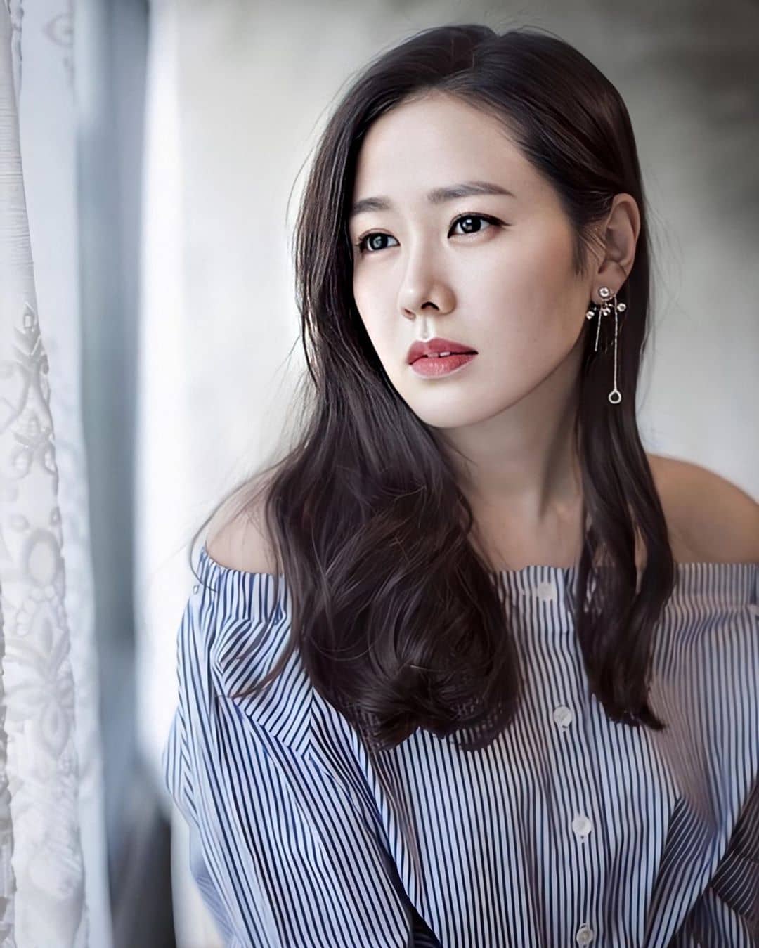 This Is The Skincare Device That Keeps Son Ye-Jin's Skin Ageless ...