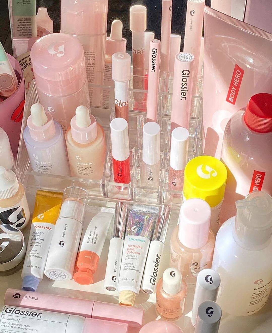 Glossier, the brand that defined the millennial beauty market Glossier, the brand that defined the millennial beauty market