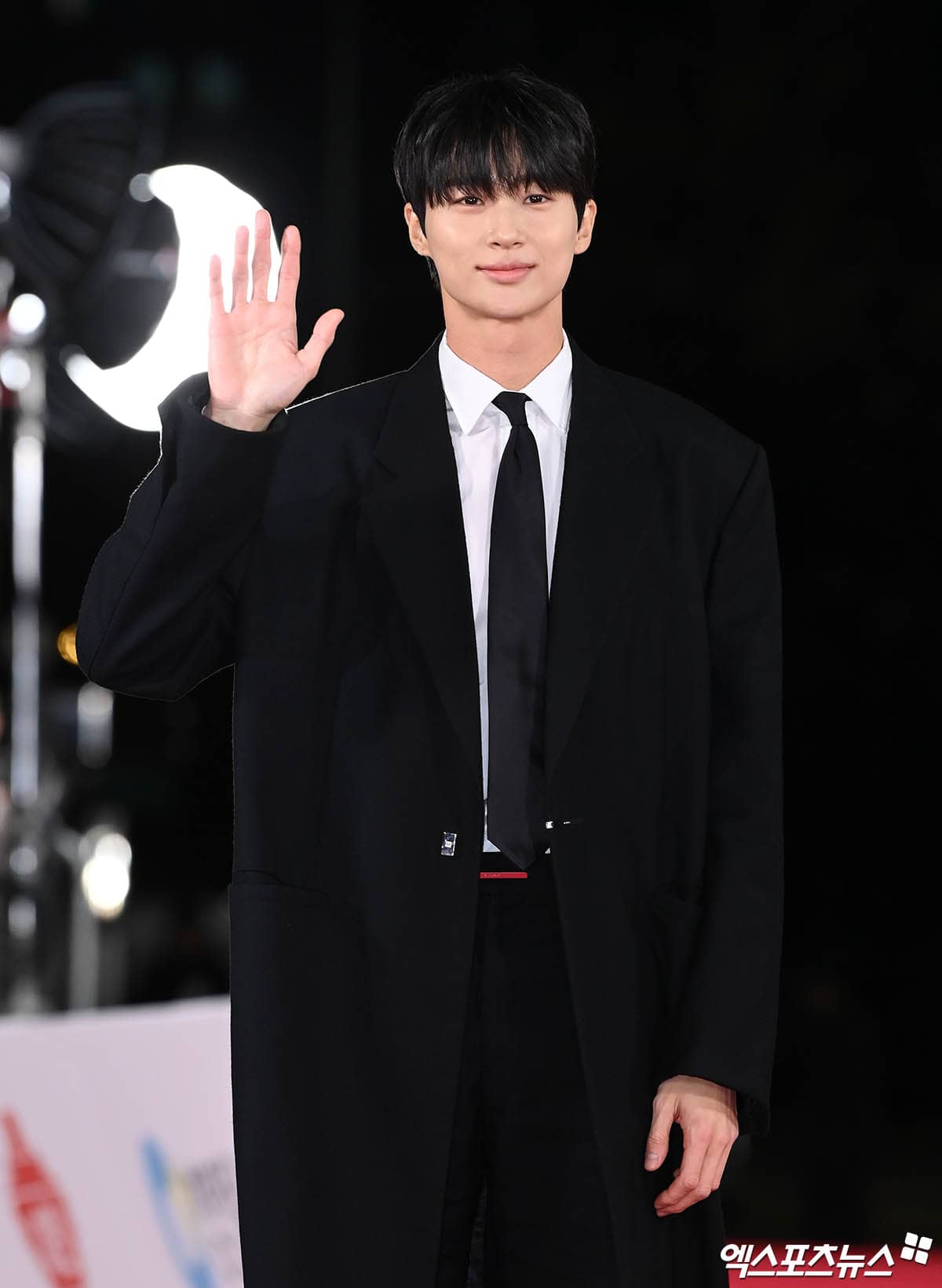 Here Are the Highlights of the 44th Blue Dragon Film Awards