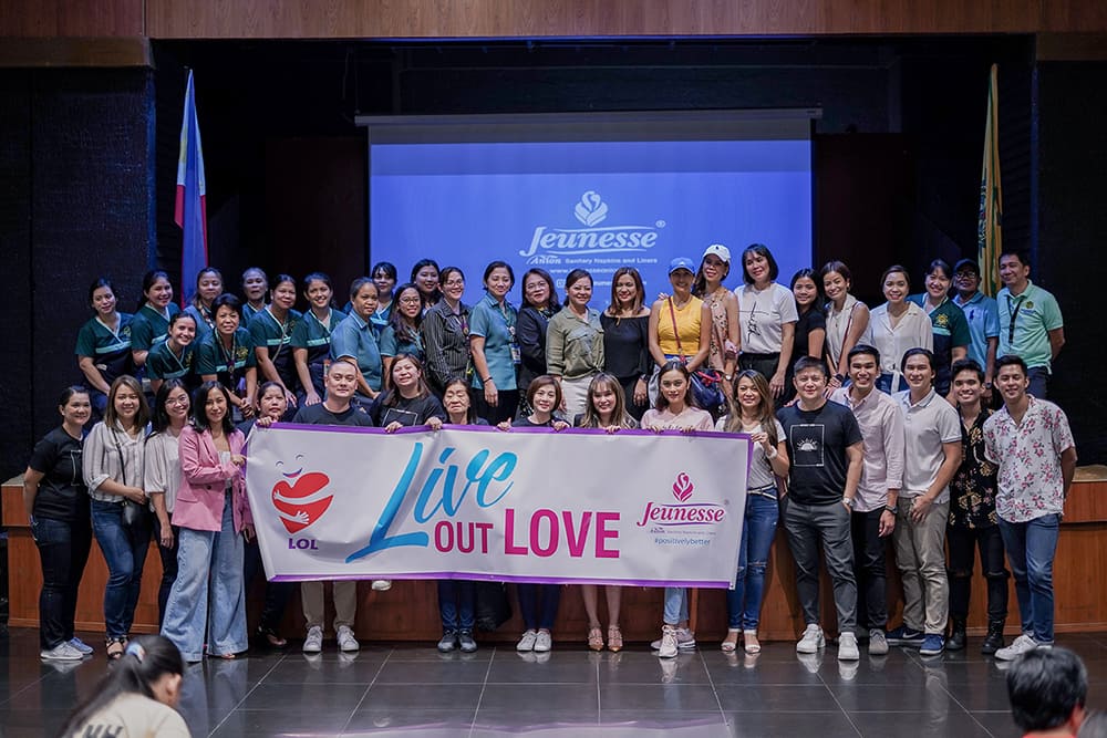 Wellgold International Inc. executives, National Center for Mental Health executives with nurses, YOLO by Renzo Suntay founder Sheila Suntay, PHIL-US registered dietitian-nutritionist Cheshire Que, Campus Victory Greenhills campus director, and pastor Dave Estrera and volunteers Wellgold International Inc. executives, National Center for Mental Health executives with nurses, YOLO by Renzo Suntay founder Sheila Suntay, PHIL-US registered dietitian-nutritionist Cheshire Que, Campus Victory Greenhills campus director, and pastor Dave Estrera and volunteers
