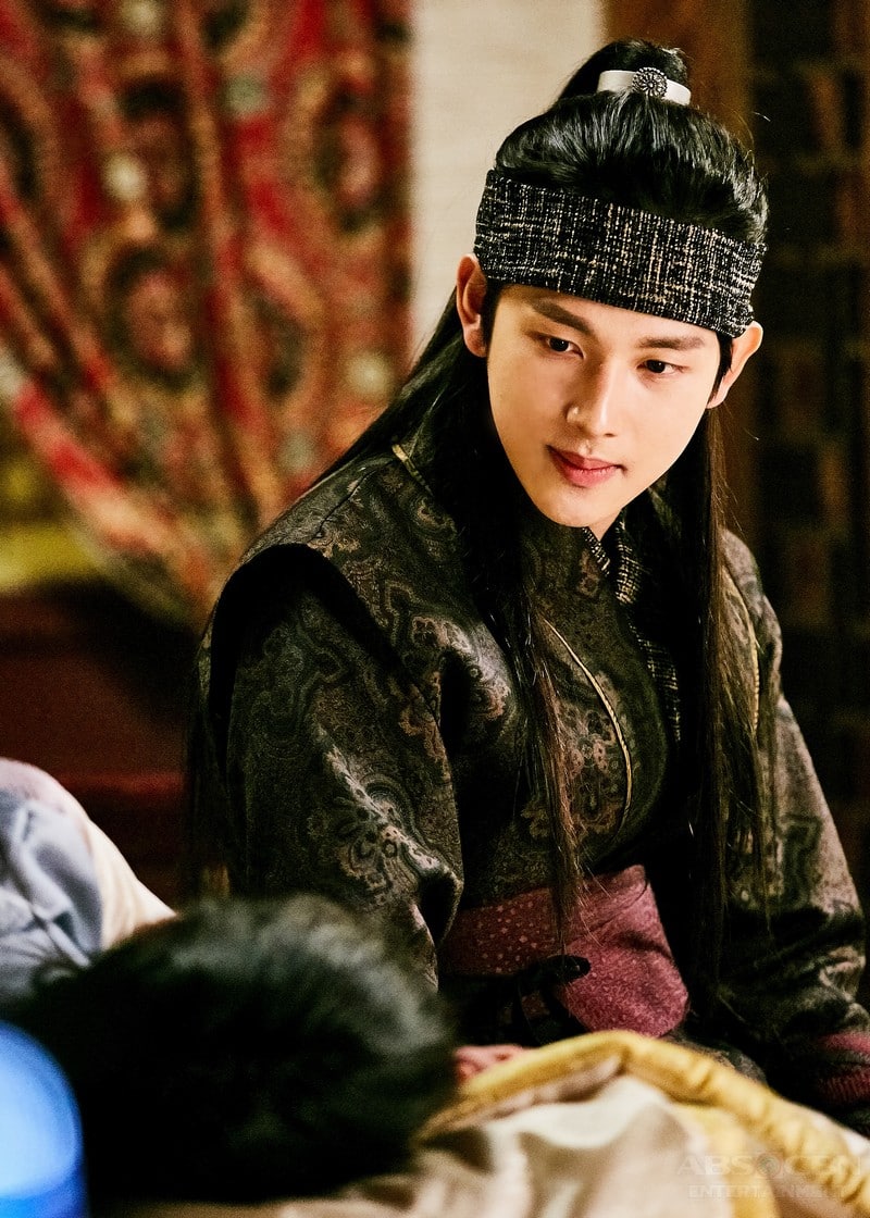 The Most Regal Korean Actors As Emperors, Kings, And Princes In K ...