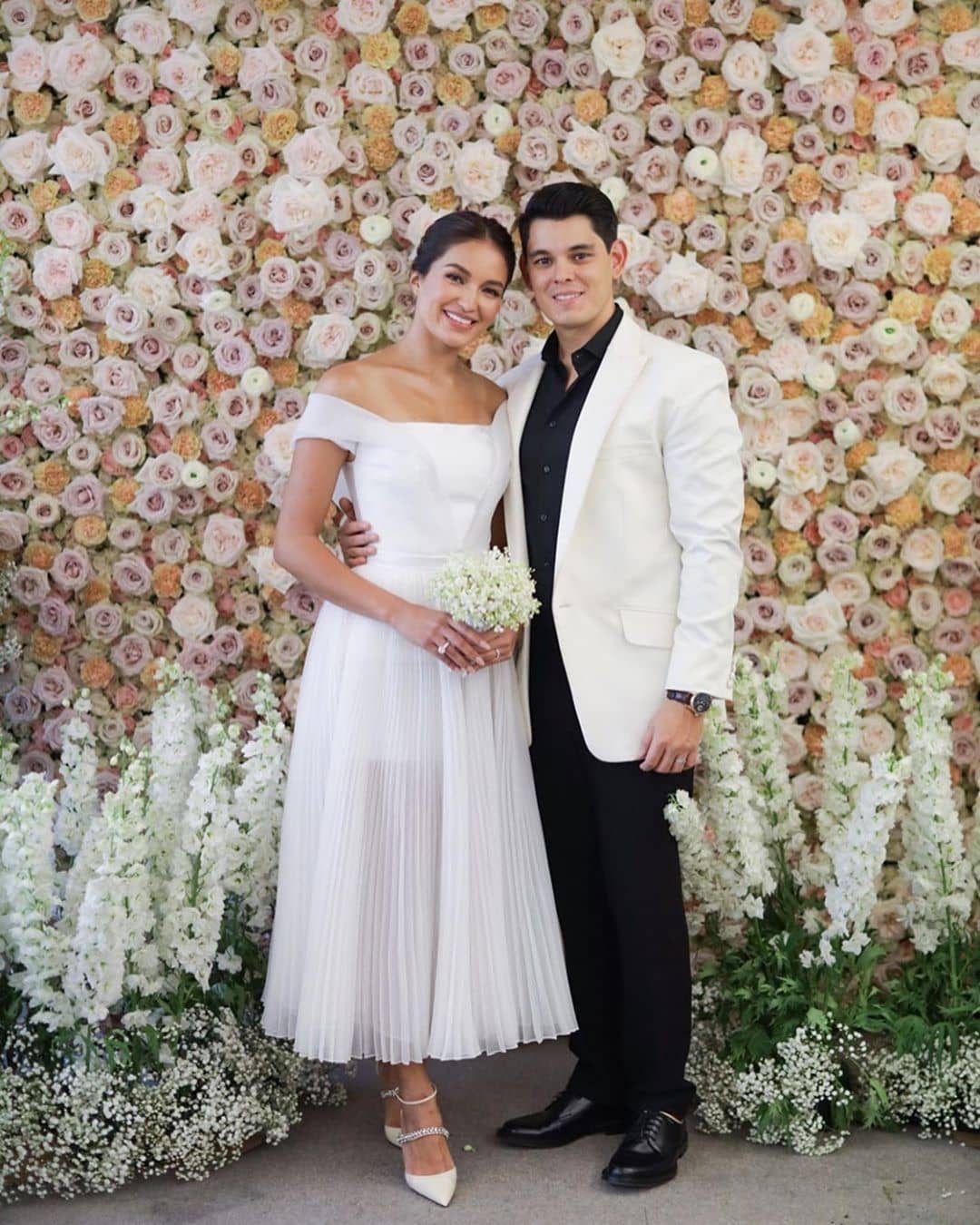 sarah-lahbati-makes-a-case-for-stunning-civil-wedding-beauty-looks