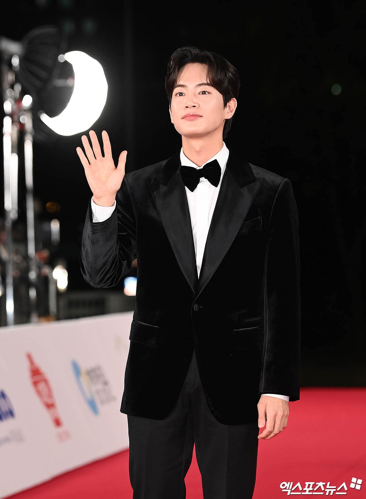 Here Are the Highlights of the 44th Blue Dragon Film Awards