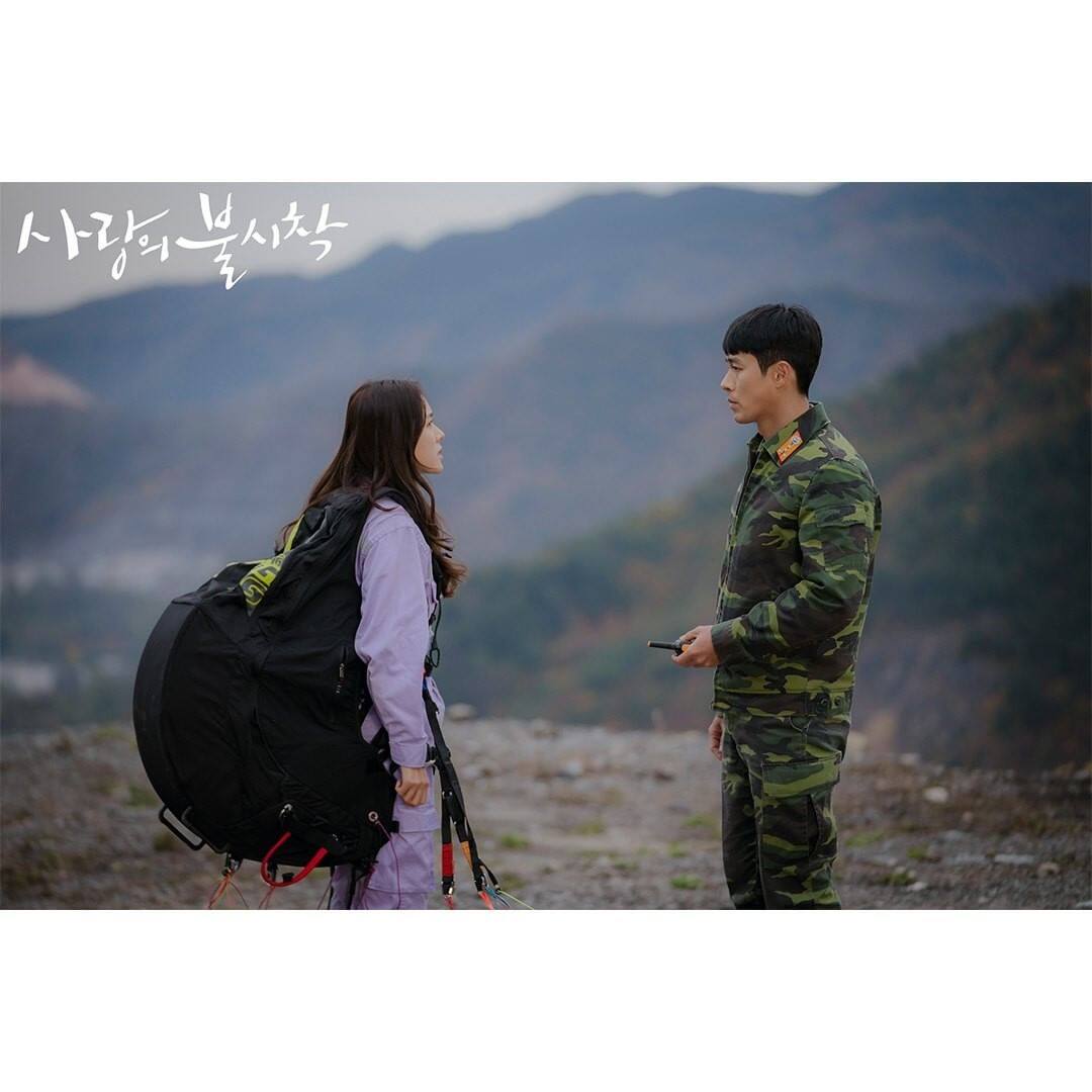 IN PHOTOS Our Favorite Romantic Scenes From "Crash Landing On You