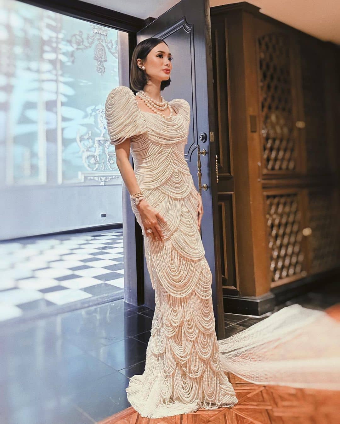 manila luzon grey dress Any Fanila dressed/cosplaying as Manila at @RuPaulsDragCon will receive a special gift from me at my booth!!