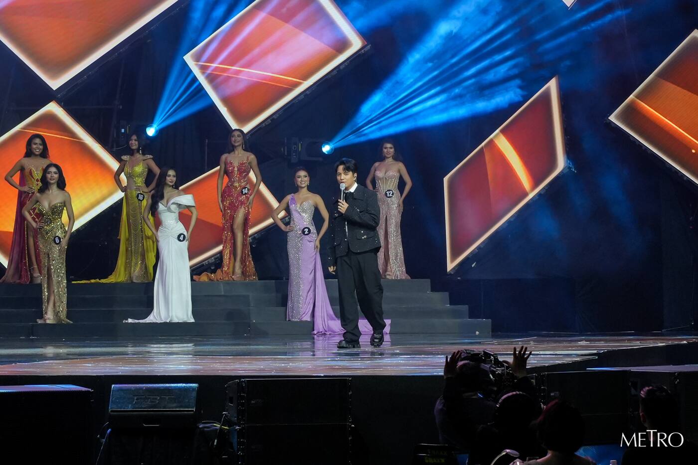 TJ Monterde with the Bb. Pilipinas candidates onstage at the evening gown segment