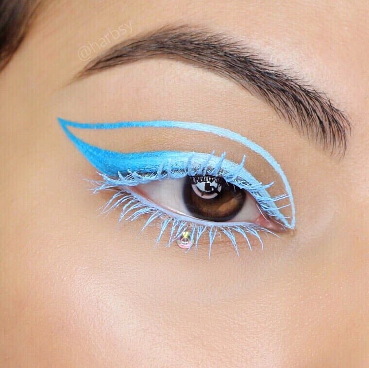 All The Hypnotizing Eye Makeup Looks By Makeup Artist Harbsy | Metro.Style