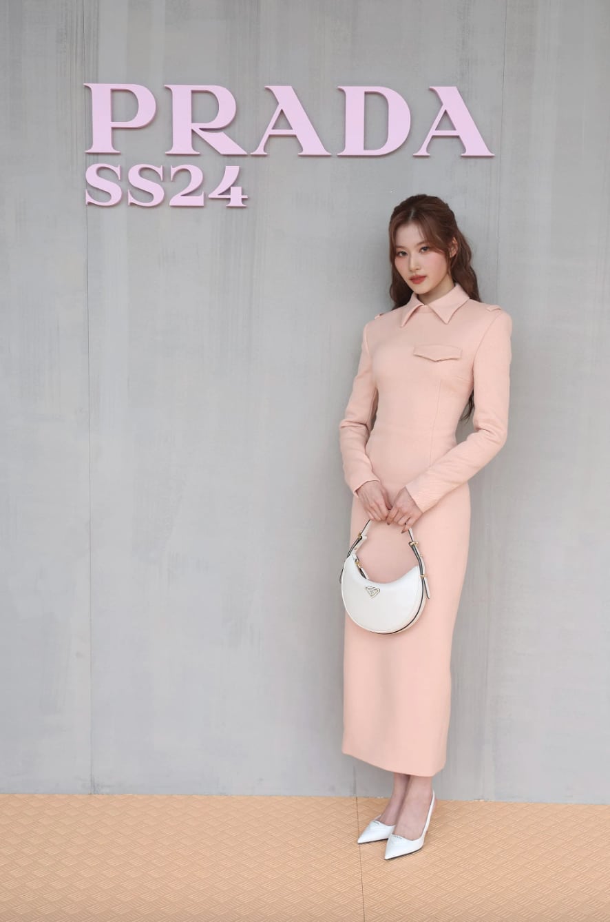 20 Korean Stars Who Attended Spring Summer 2024 Fashion Week Metro Style   Fa64bb2c 83b2 4449 8c1e 5057cdb53fb4 Sana 